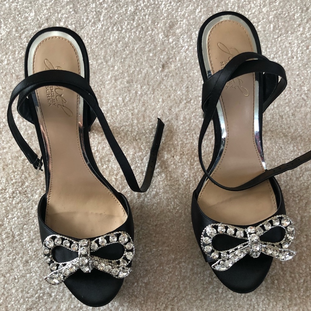 Jewel Badgley Mischka